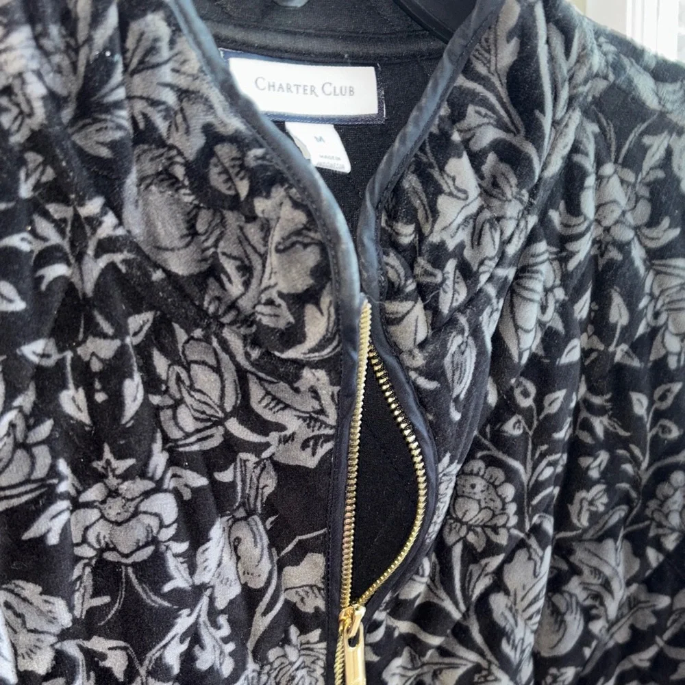 Charter Club Black and Gray Floral Women's Vest - Picture 9 of 10